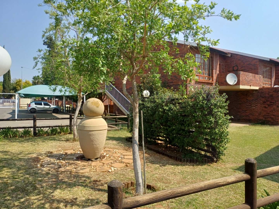 1 Bedroom Property for Sale in Langenhovenpark Free State